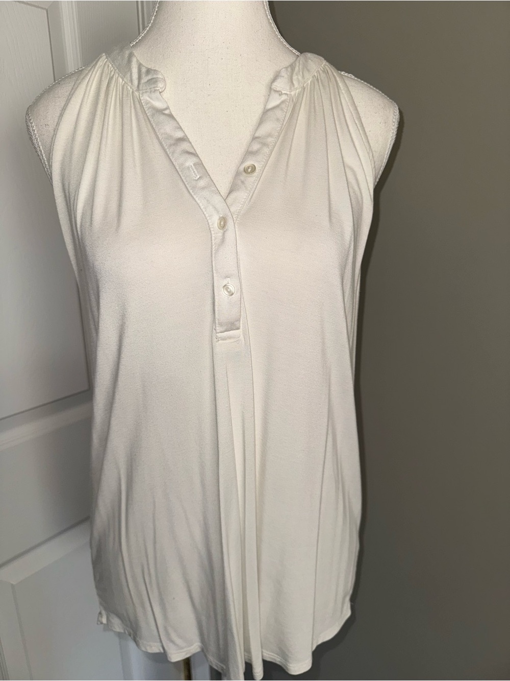 Gibson Halter Sleeveless Summer Ivory Top Size Small Resortwear Cruise Beach